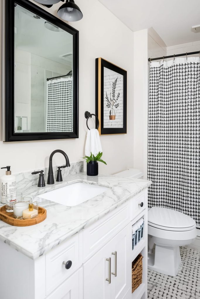 Small Black and White Bathroom Ideas That Maximize Space